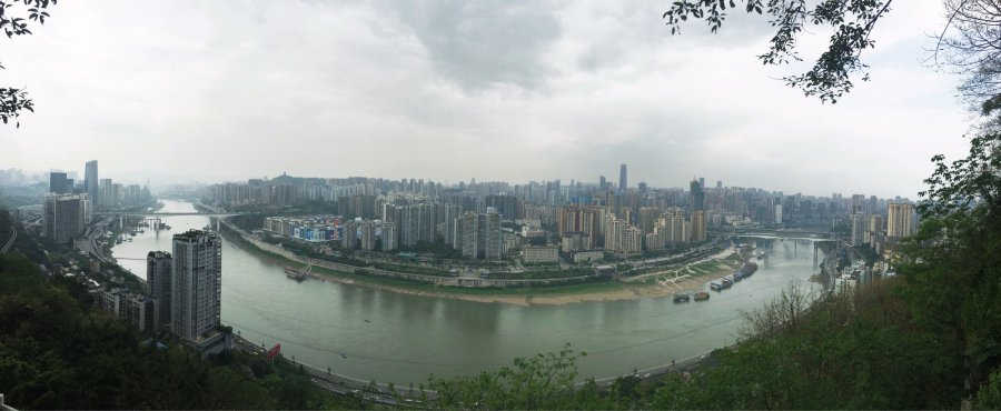 江畔林立