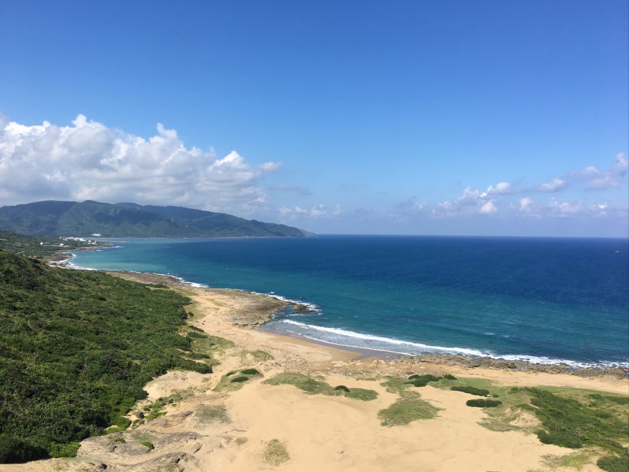 碧海蓝天海岸线