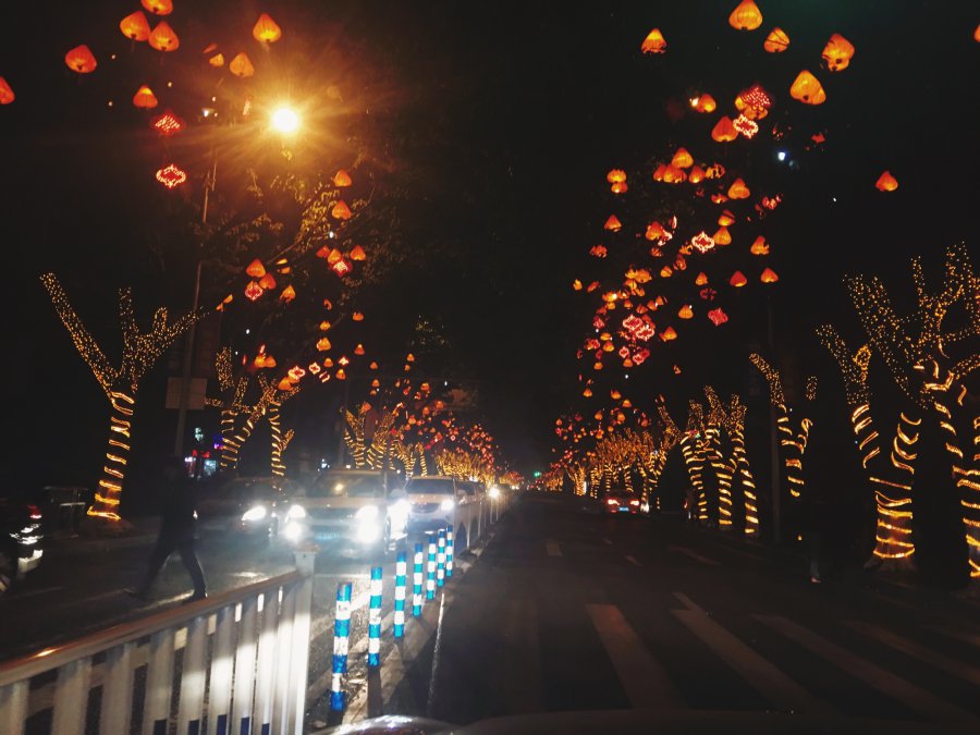 花灯夜幕