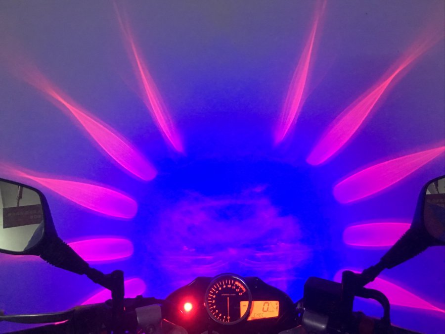 隧道霓虹光影